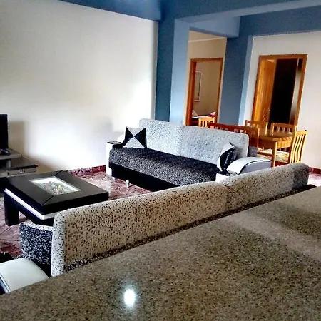 Angelo'S Guesthouse * クサミル