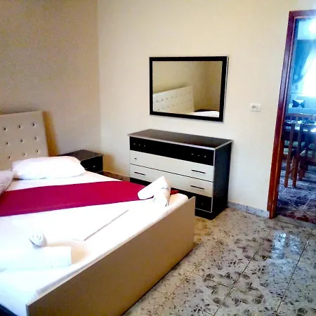 Angelo'S Guesthouse كساميل